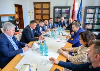 Guvernatori sqaron eksportuesit: Euro po bie nga ekonomia, ja si mund të mbroheni