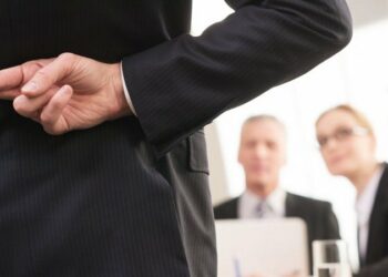 Si të dalloni një gënjeshtar në biznes?