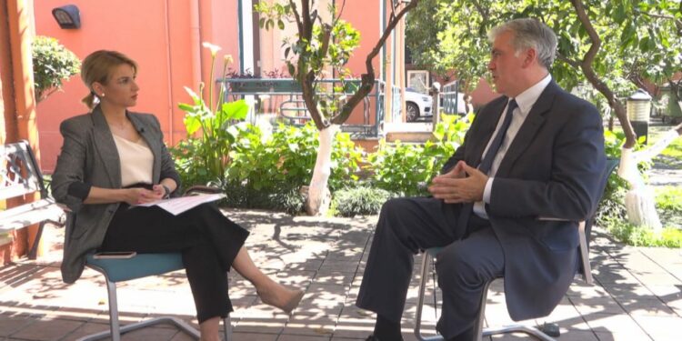 Kryeekonomisti i Bankës Botërore për rajonin: Ekonomia shqiptare këtë vit dhe çfarë duhet bërë për rimëkëmbjen e shpejtë