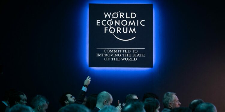 Raporti “Future of jobs” – 10 aftësitë profesionale më të kërkuara të momentit