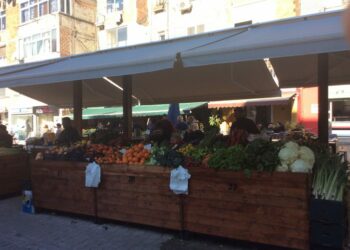 Rënia e importit të ushqimeve zbulon emigracionin e lartë dhe dobësitë në konsum