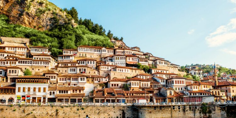 Qytetet e UNESCO-s po shuhen, Gjirokastra, Berati me reduktimin më të fortë të popullsisë më 2022