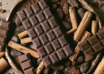Çokollata do të bëhet më e shtrenjtë. Shkak, çmimet rekord të kakaos