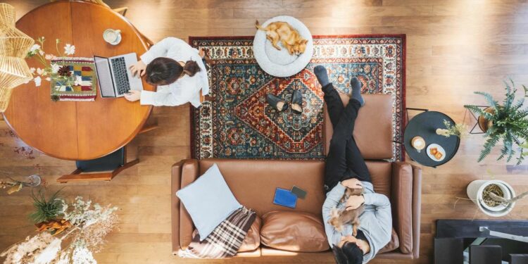 Harrojeni ekuilibrin punë-jetë – të rinjtë tani duan ekuilibër dashuri-jetë