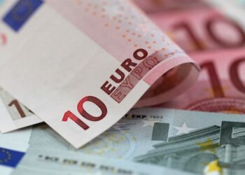 Rekordi i ri i euros, zbret afër 108 lekëve