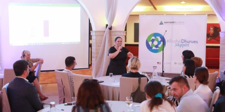 Kredo Finance, pjesë e eventit “Rrathë Dhurues”. Në mbështetje të kauzave sociale