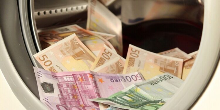 Pastrimi i parave, Shqipëria mbetet në listën gri të Moneyval