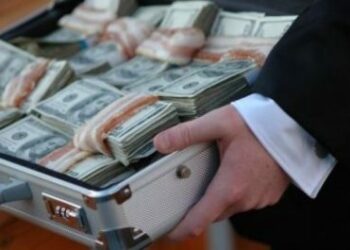 Pse nuk zbulohen skemat e pastrimit të parave në Shqipëri? Ekspertët shpjegojnë arsyet