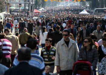 Tkurret dhe plaket më tej popullsia e Shqipërisë, rreth 46.5 mijë persona ikën në emigracion