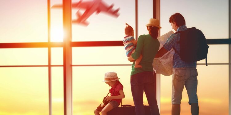 Fluturojnë biletat vajtje-ardhje të avionëve në gusht nga Rinasi, më e lira 150 euro, arrijnë deri në 450 euro