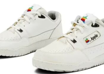 Atletet e rralla APPLE nga vitet ’90, shiten në ankand për 50,000 dollarë