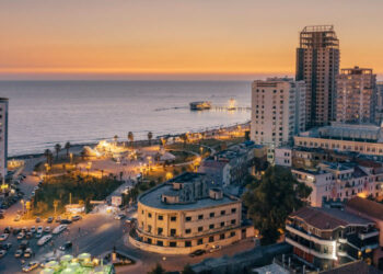 Rriten 20% çmimet e pronave në vijën e parë në Durrës, edhe në Sarandë agjencitë e shitjeve presin shtrenjtim te ndërtimet e reja