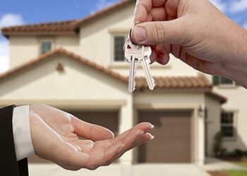 Qytetarët tremben nga rënia e euros, kreditë për banesa në lek