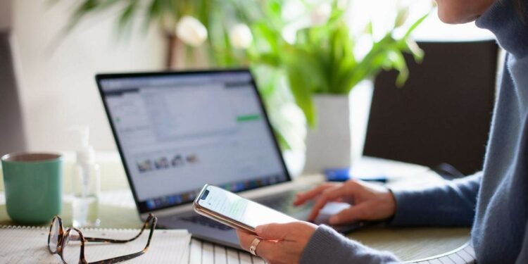 Puna online, profesionistët nga Shqipëria dhe Maqedonia e Veriut marrin pagat më të ulëta në rajon