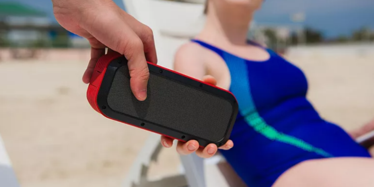 Portugalia ndalon muzikën e lartë në plazhe, gjoba në mijëra euro