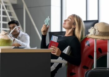 Çfarë është orari veror dhe a duhet t’ua ofroni atë punonjësve?