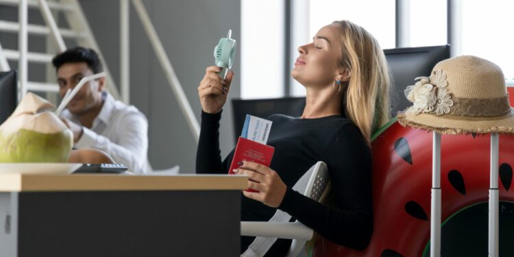 Çfarë është orari veror dhe a duhet t’ua ofroni atë punonjësve?