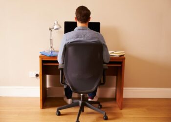 6 sjellje që i largojnë njerëzit nga ju