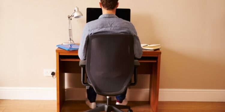 6 sjellje që i largojnë njerëzit nga ju