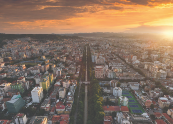 Rriten me deri në 54% çmimet e referencës për taksën e pronës për 32 zonat e Tiranës; Në ish-Bllok çmimi i referencës arrin 228,000 lekë