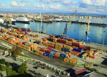 Eksportet marrin “tatëpjetën”, 7% rënie këtë vit. Ndikon zhvlerësimi i euros