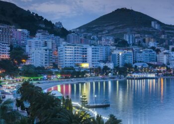 KKT miraton lejet për resorte në bregdet e ndërtime në Tiranë