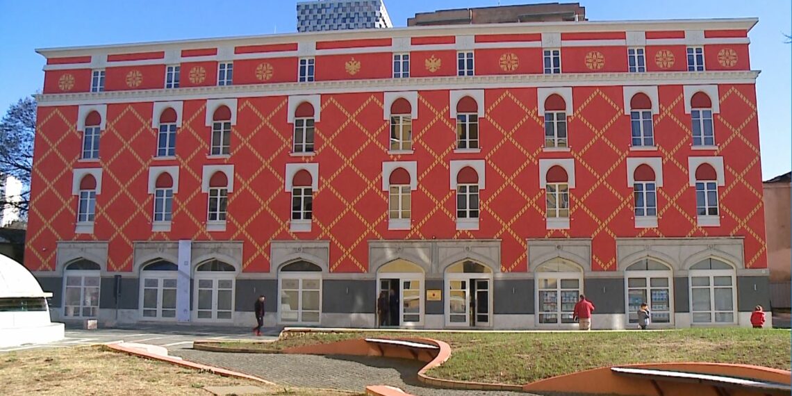 Institucionet shtetërore, mbi 2.3 miliardë lek dëm buxhetit vetëm në 4 muaj