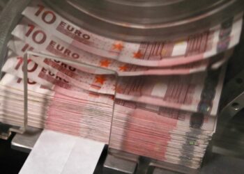 8 rregullat që do të ju ndihmojnë rreth parave