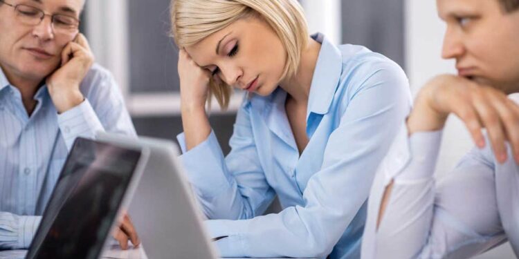 Pse disa njerëz marrin rroga të larta dhe të tjerë mezi kalojnë muajin?