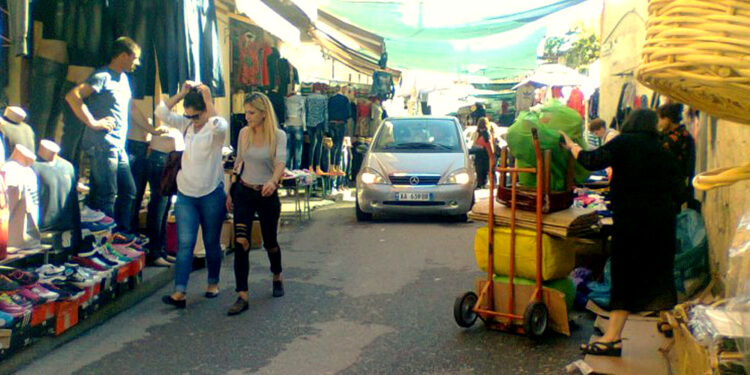Mallrat kineze “pushtojnë”” tregun. Shqiptarët zgjedhin çmimin përballë cilësisë