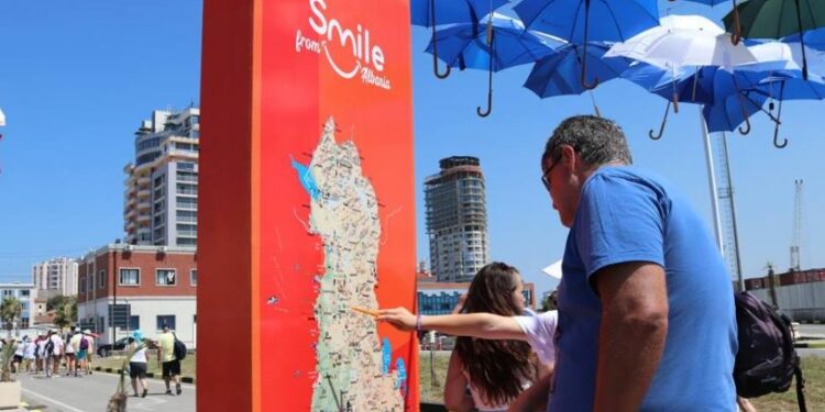 Rekordi i turizmit, mbi 5.1 milionë turistë të huaj deri në korrik