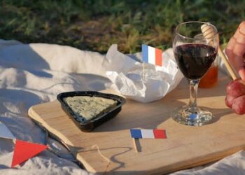 Mbiprodhim vere në Francë, qeveria jep 200 milionë euro për të shkatërruar sasitë e tepërta