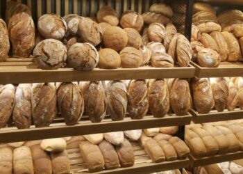 Furrat e bukës, me punonjës nga India