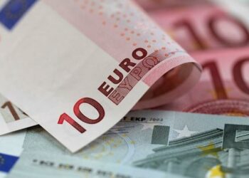 Forcimi i lekut jep pasoja, ngadalësohen kreditë dhe depozitat