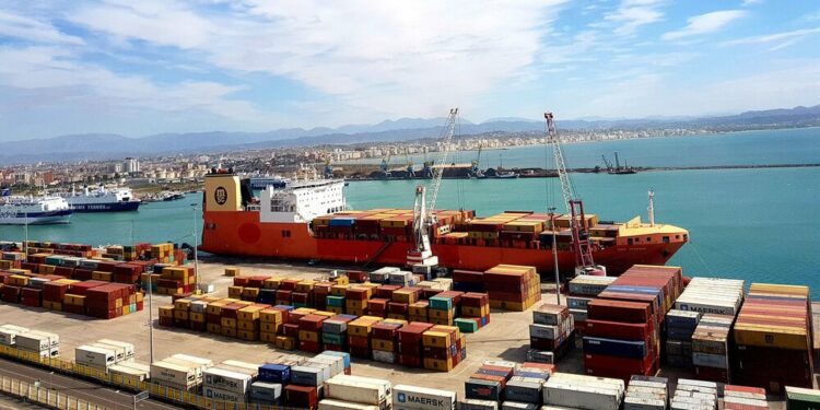 Euro e dobët, eksportuesit kërkojnë masa. Letër të dytë kryeministrit