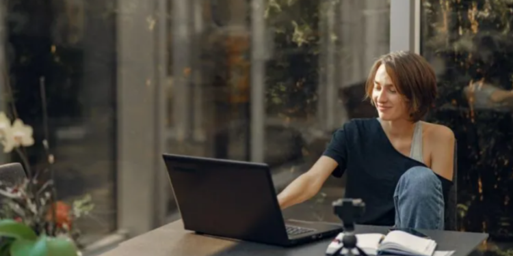 Cili është muaji më i favorshëm për të gjetur punë?