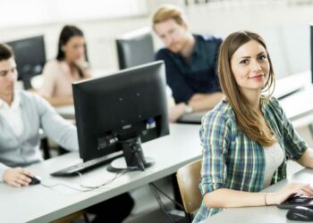 Pa internet dhe teknologji, vetëm 18% e kompanive shqiptare investojnë në inovacion dhe kërkim shkencor