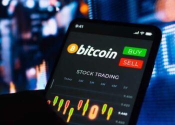 Rrëzohet Bitcoin, investitorët po largohen nga asetet me risk