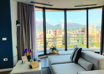 Booking: Nga 1 Nëntori, ata që japin apartamente me qira duhet të deklarojnë NIPT-in, ndryshe do paguajnë 20% TVSH mbi komisionin