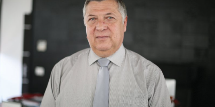 Domosdoshmëria dhe përfitimet e aplikimeve të AI në menaxhimin e bizneseve