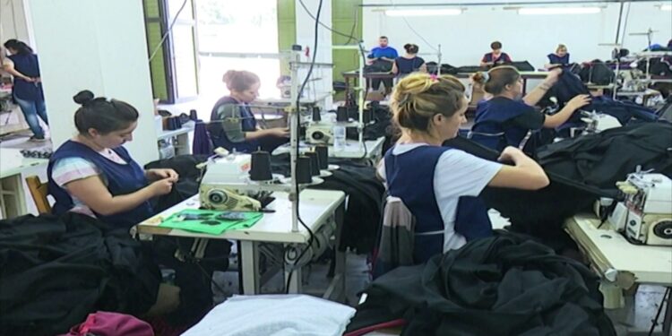 Fasonët me FMN, rendisin problemet: Nga rënia e euros tek mungesa e punëtorëve