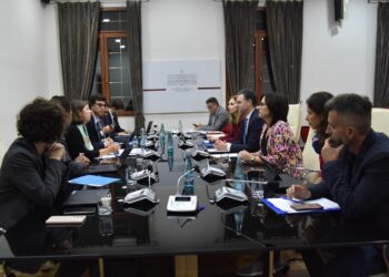 Mbërrin në Tiranë misioni i FMN, diskutohet gjendja e ekonomisë