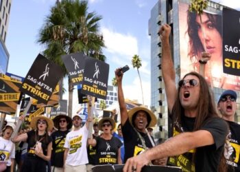 Greva e aktorëve të Hollivudit për kufizimin e përdorimit të inteligjencës artificiale