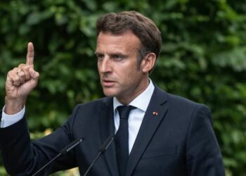 Franca pezullon vizat për Kosovën. Lajmin e jep Macron