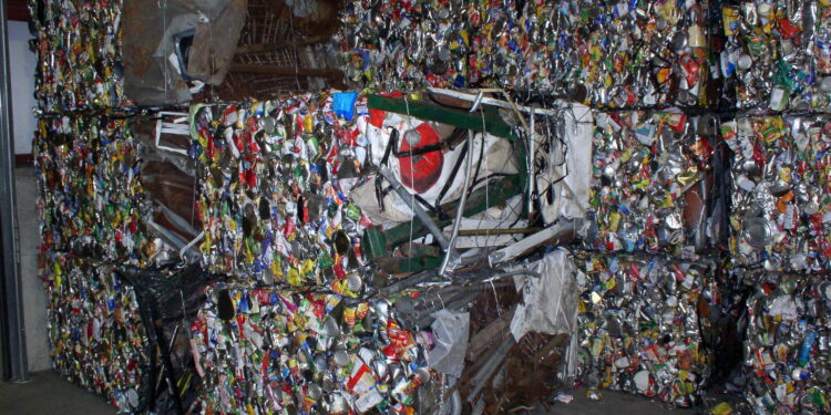 Taksë e re për prodhuesit, nga 1 janari 2025 paguajnë për mbetjet