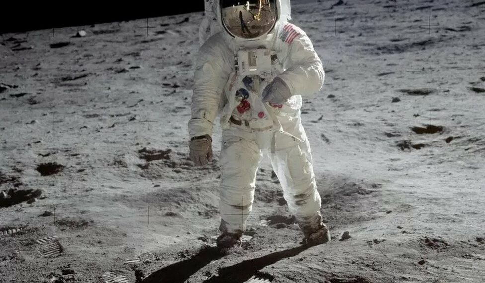 Prada do të dizajnojë kostumin e ri të Nasa-s