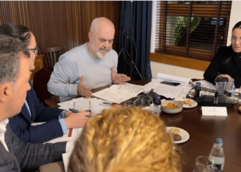 Qeveria miraton projektbuxhetin 2024. Pagat në shtet 900 euro, më shumë fonde për ushtrinë dhe bashkitë