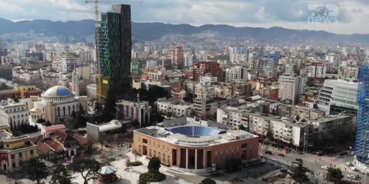 Informaliteti në turizëm/ Qeveria paralajmëron referencë për hotelet vitin tjetër