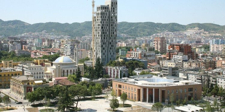 FMN përmirëson parashikimin për Shqipërinë, rritja ekonomike këtë vit 3.6%