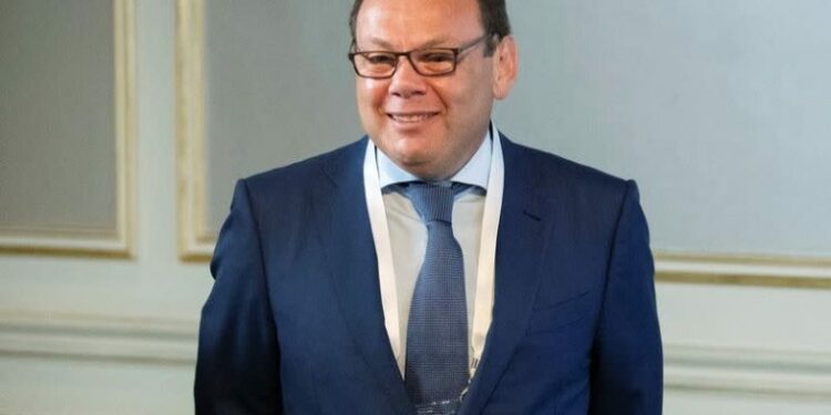 Ukraina ngrin asetet e tre manjatëve rusë me vlerë 464 milionë dollarë